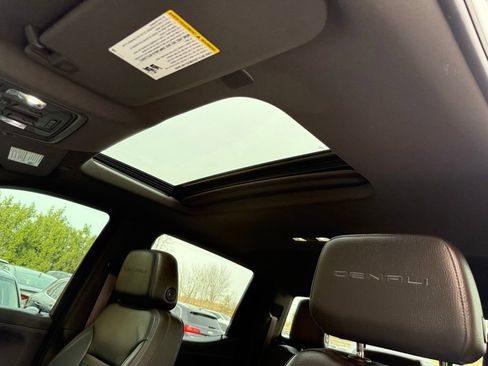 Used 2019 GMC Sierra 1500 Denali w/ Technology Package image 11