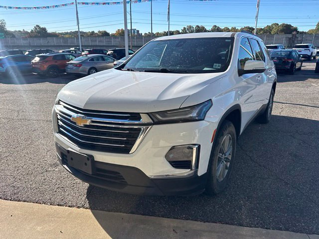 Used 2023 Chevrolet Traverse LT FWD image 1