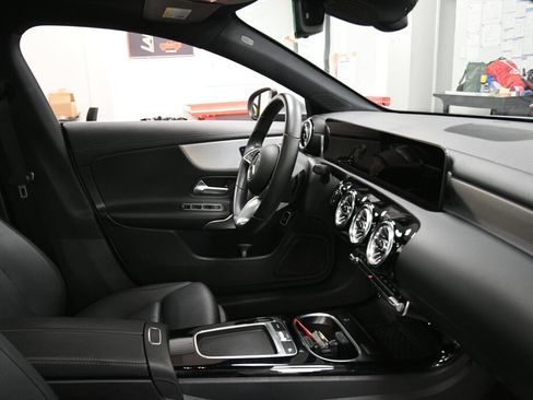 Used 2025 Mercedes-Benz CLA 250 4MATIC image 31