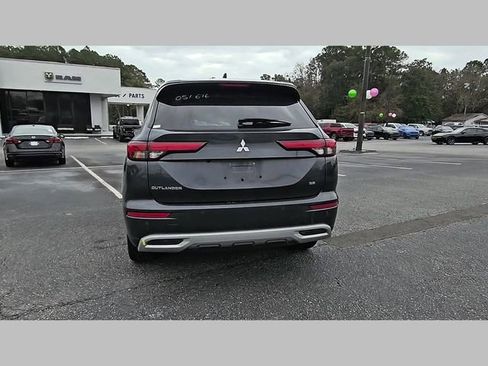 Used 2024 Mitsubishi Outlander SE image 27