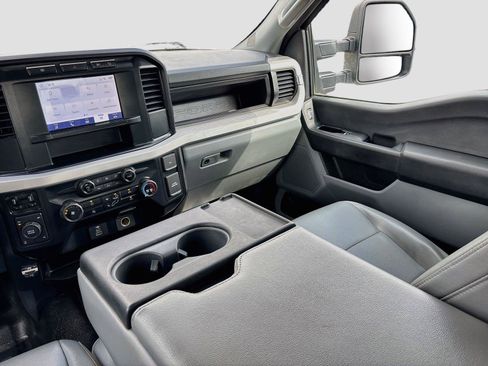 Used 2023 Ford F250 XL w/ FX4 Off-Road Package AWD/4WD image 21