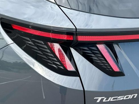 Used 2025 Hyundai Tucson Limited FWD image 10