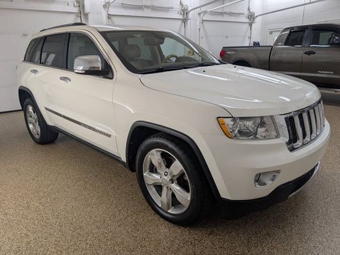 Used 2012 Jeep Grand Cherokee Overland w/ Mopar Chrome Edition Group AWD/4WD image 5