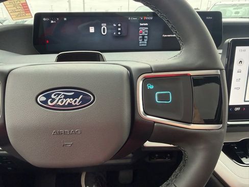 New 2026 Ford Expedition Active image 24