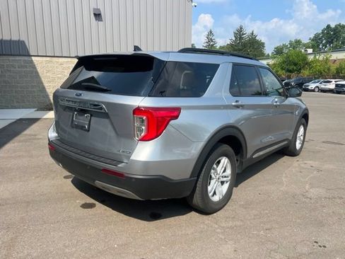 Used 2023 Ford Explorer XLT w/ Equipment Group 202A AWD/4WD image 5