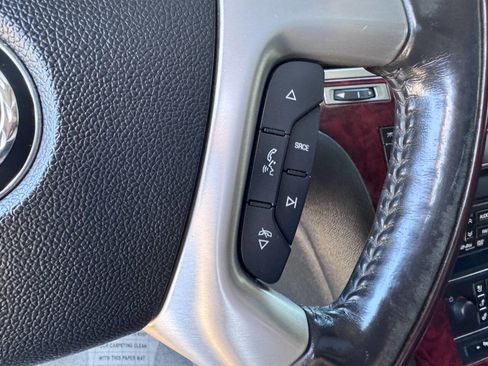 Used 2011 Cadillac Escalade EXT Luxury image 16