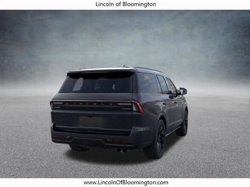 New 2026 Lincoln Navigator Reserve w/ Jet Appearance Package AWD/4WD image 11