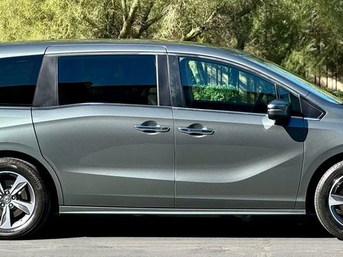 Used 2018 Honda Odyssey Touring image 4
