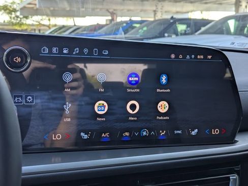 New 2025 Chevrolet Traverse LT w/ Enhanced Driving Package image 24