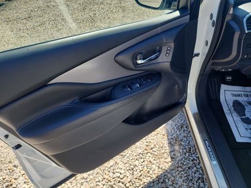 Used 2023 Nissan Murano SL w/ SL Moonroof Package image 18