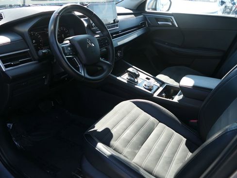 Used 2024 Mitsubishi Outlander SE AWD/4WD image 12
