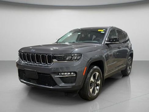 Used 2024 Jeep Grand Cherokee Limited 4xe w/ Luxury Tech Group II image 8