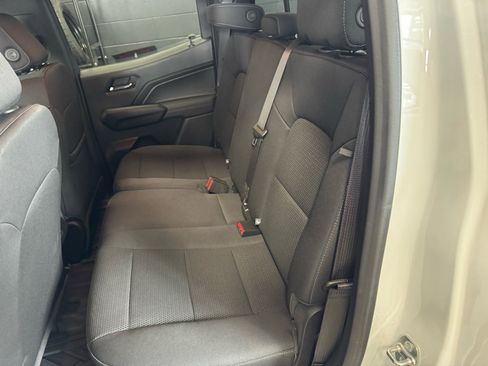 Used 2024 Chevrolet Colorado LT w/ LT Convenience Package II image 11