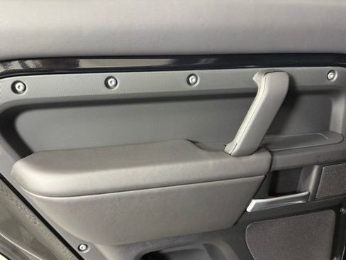 New 2026 Land Rover Defender 110 X-Dynamic SE image 22