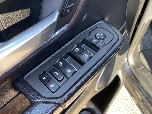 Used 2025 RAM 1500 Laramie image 13