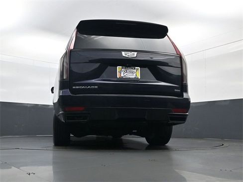 Used 2021 Cadillac Escalade ESV Sport Platinum image 27