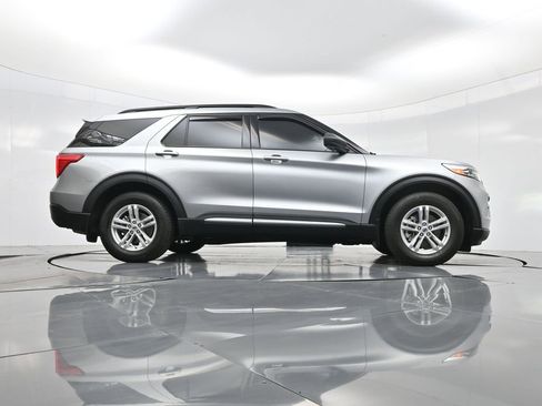 Used 2024 Ford Explorer XLT RWD image 53