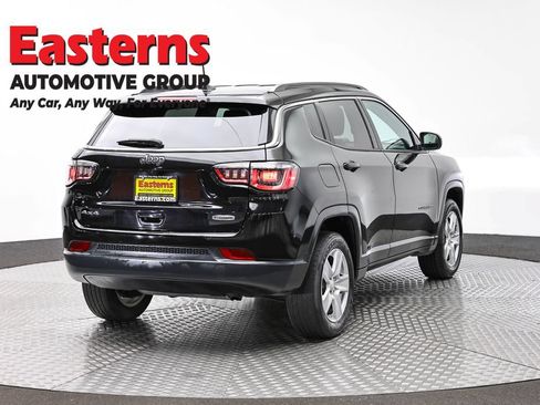 Used 2022 Jeep Compass Latitude AWD/4WD image 5