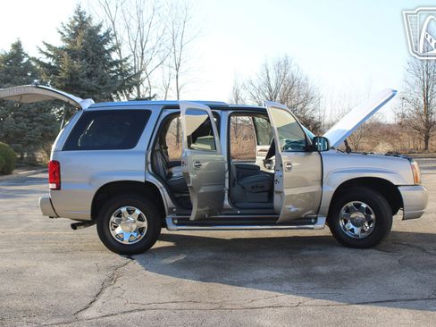 Used 2005 Cadillac Escalade AWD image 19