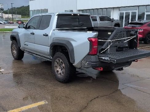 Used 2026 Toyota Tacoma 4x4 Double Cab Hybrid image 4