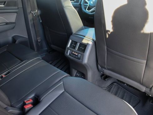 Used 2023 Volkswagen Atlas SE image 16