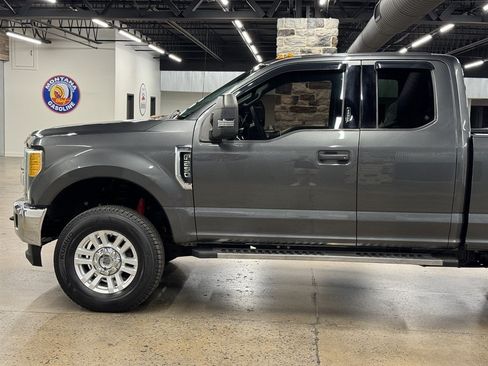 Used 2017 Ford F250 XLT w/ XLT Value Package AWD/4WD image 5