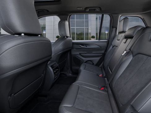 New 2025 Jeep Grand Cherokee Laredo image 23