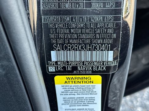 Used 2018 Land Rover Discovery Sport HSE image 32