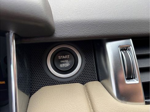 Used 2020 Land Rover Range Rover Sport HSE image 32