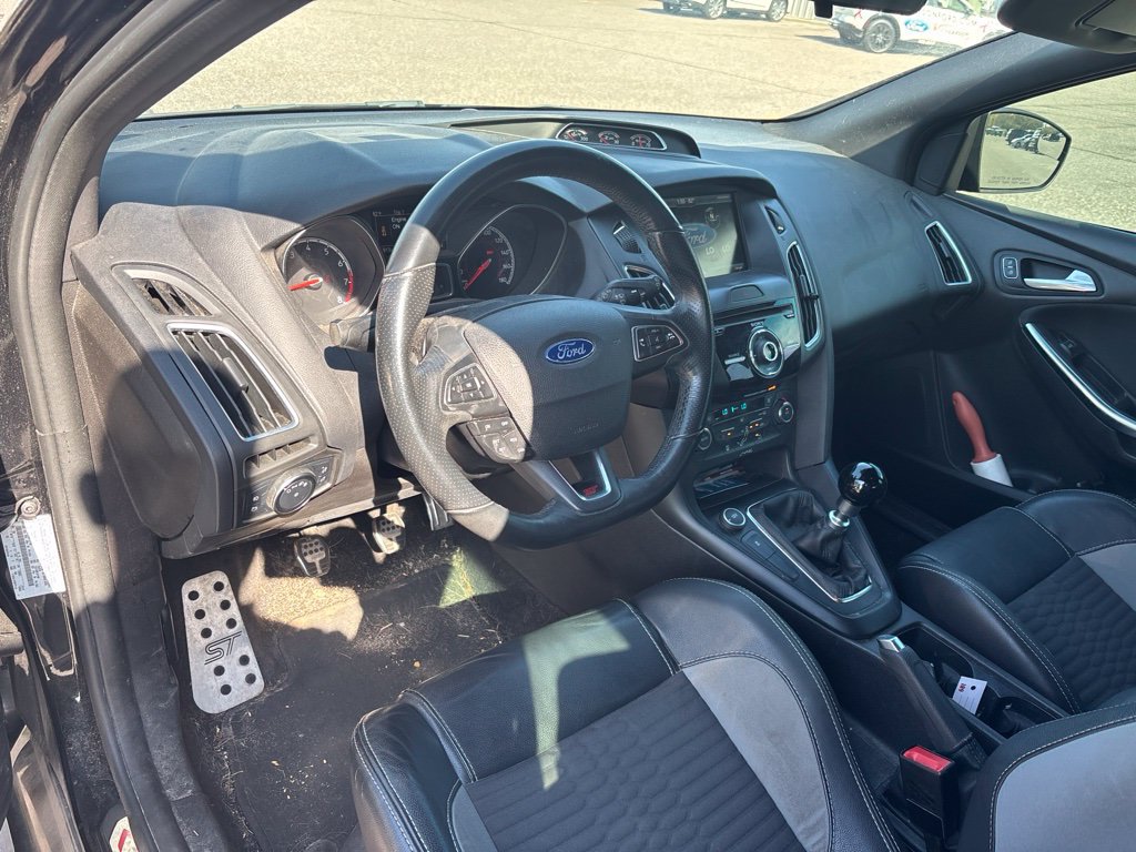 Used 2015 Ford Focus ST w/ Equipment Group 401A FWD image 5