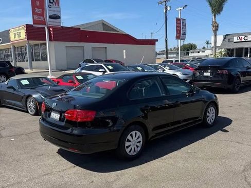 Used 2013 Volkswagen Jetta S FWD image 4