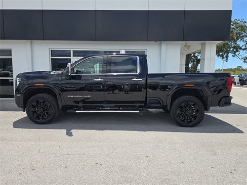 New 2025 GMC Sierra 2500 Denali w/ Denali Reserve Package image 4