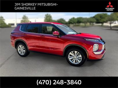 New 2025 Mitsubishi Outlander ES