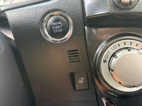 Used 2023 Toyota 4Runner TRD Off-Road Premium w/ Off Road Premium Plus Package AWD/4WD image 18