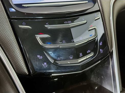 Used 2016 Cadillac XTS Luxury image 17