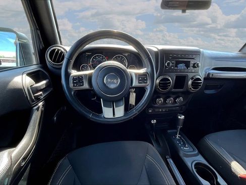 Used 2018 Jeep Wrangler Unlimited Sport AWD/4WD image 8