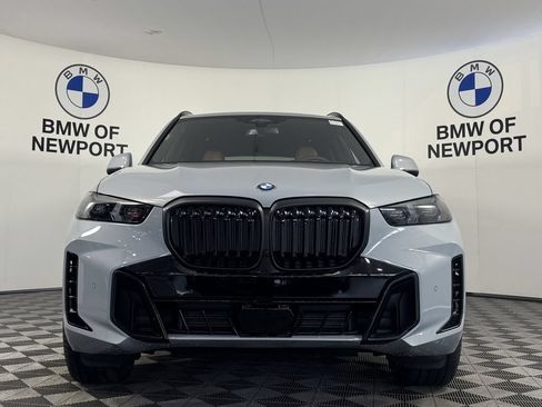 New 2026 BMW X5 xDrive40i w/ M Sport Package AWD/4WD image 3