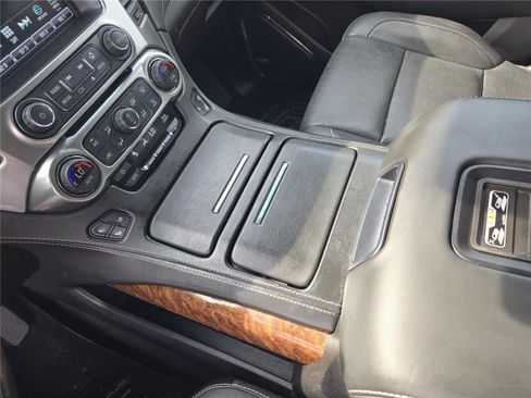 Used 2018 Chevrolet Tahoe Premier AWD/4WD image 17