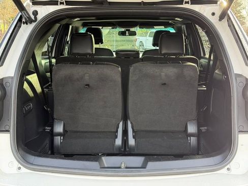 Used 2017 Ford Explorer Platinum image 27