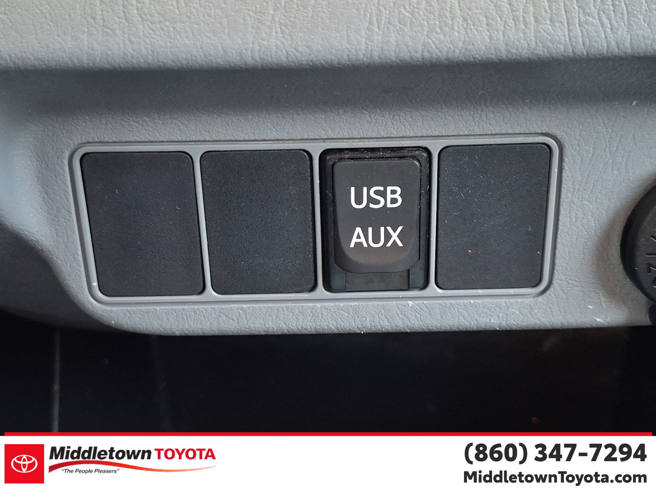 Used 2015 Toyota Tacoma 4x4 Access Cab V6 w/ TRD Sport Package image 25