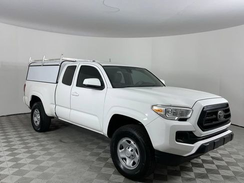 Used 2022 Toyota Tacoma SR RWD image 3