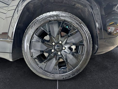 Used 2025 Jeep Wagoneer S Launch Edition image 35