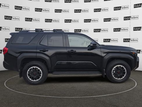 Used 2025 Toyota 4Runner TRD Off-Road Premium image 7