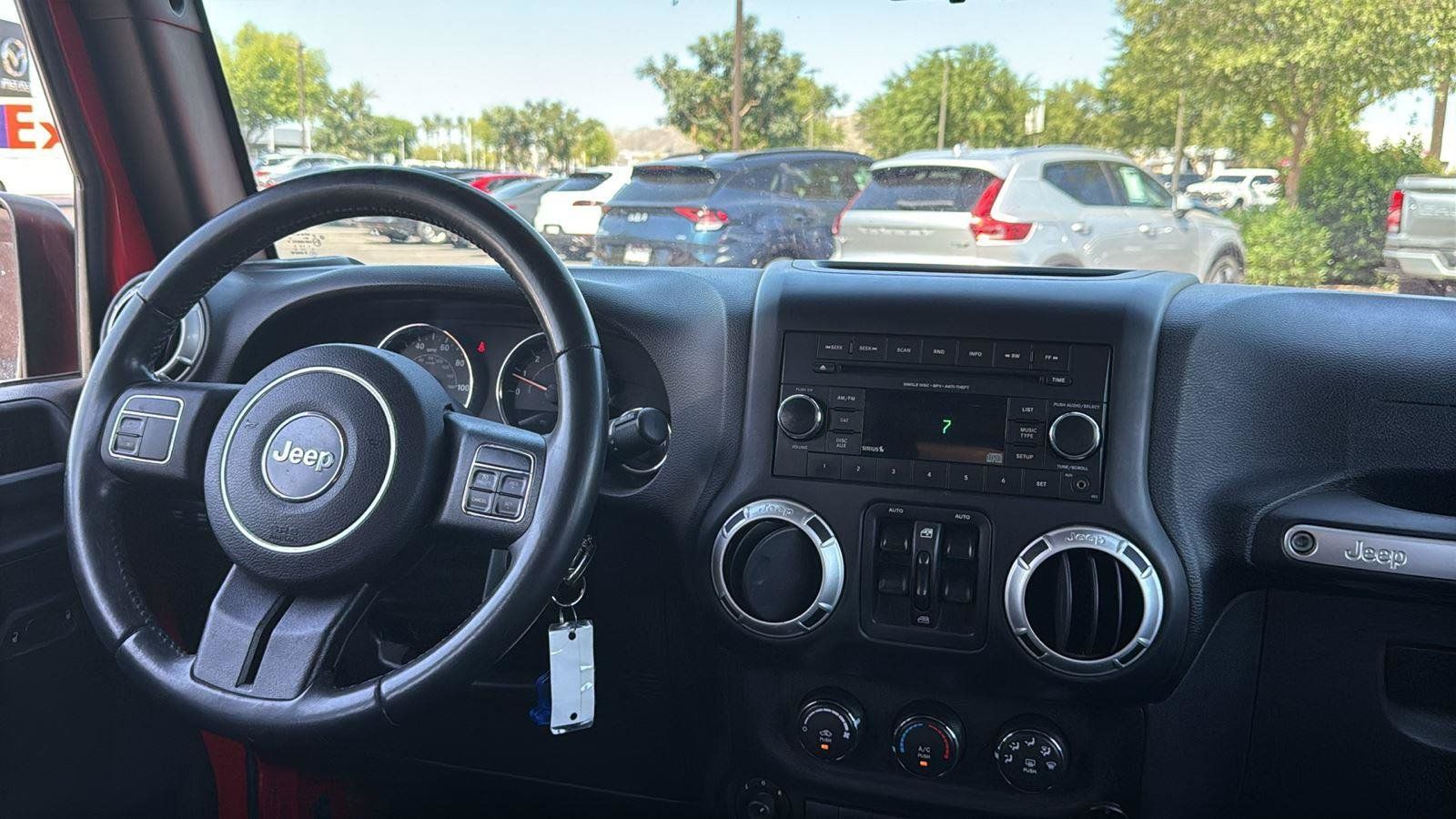 Used 2015 Jeep Wrangler Unlimited Rubicon w/ Max Tow Package AWD/4WD image 7