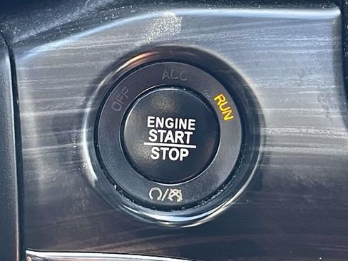 Used 2019 Jeep Grand Cherokee Limited AWD/4WD image 28