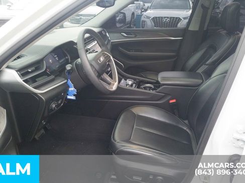 Used 2023 Jeep Grand Cherokee 4WD 4xe image 7