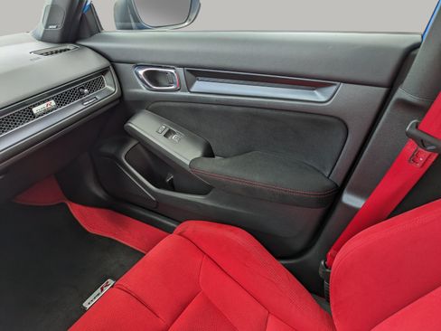 Used 2023 Honda Civic Type R image 15