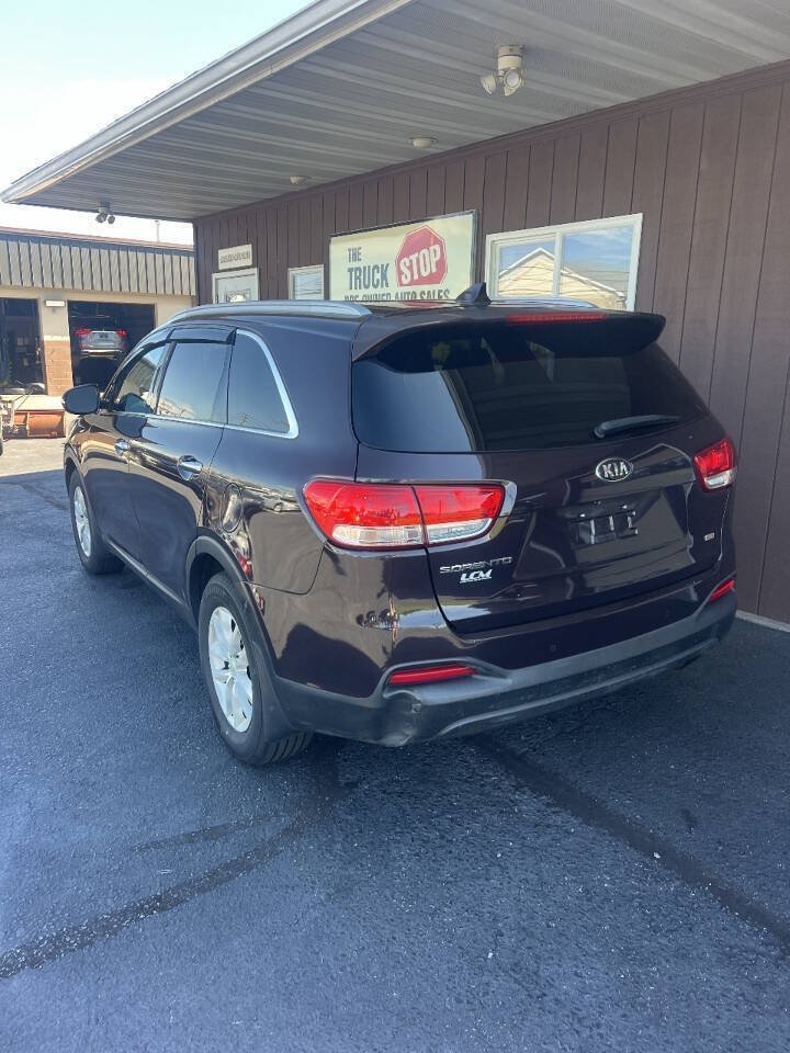 Used 2016 Kia Sorento FWD w/ LX Convenience Package image 4