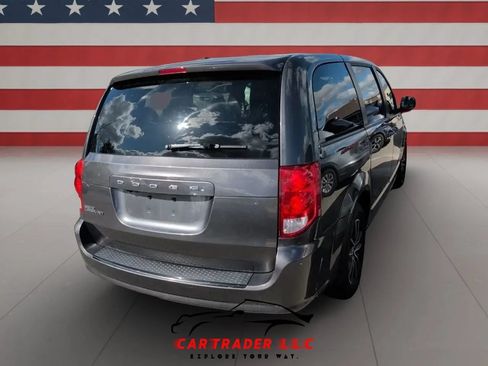 Used 2018 Dodge Grand Caravan SE FWD image 7