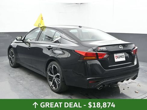 Used 2024 Nissan Altima 2.5 SR FWD image 10